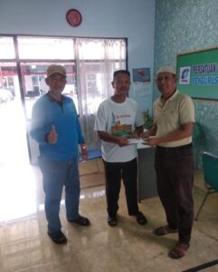 Read more about the article Penyerahan Pinjaman Pemberdayaan Ekonomi Produktif (PEP) Zakatel di PC P2TEL Blitar