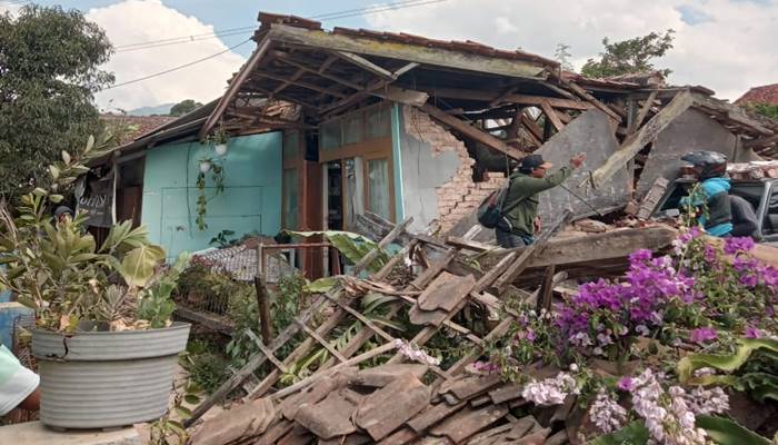 Trauma healing anak anak koban gempa kertasari pangalengan
